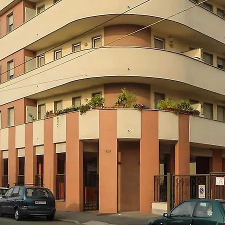 We - Certosa House - شقة