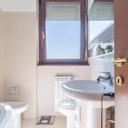 We - Certosa House - شقة *